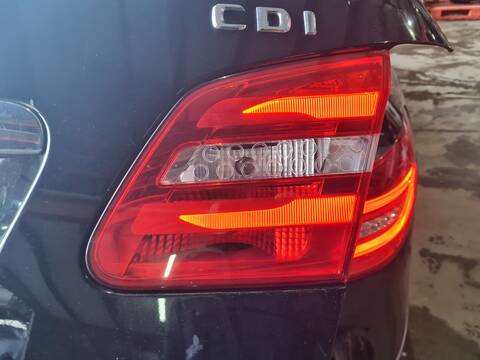 Foto 3ª: Piloto Portón Derecho Mercedes Clase B 150 B 180 CDI BE 246.200) 109CV 80KW [651901] (2013)