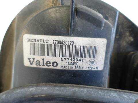 Foto 3ª: Piloto Trasero Derecho Renault Laguna 1.9 DCI B56W) 107CV 79KW [F9Q 718] (2000)