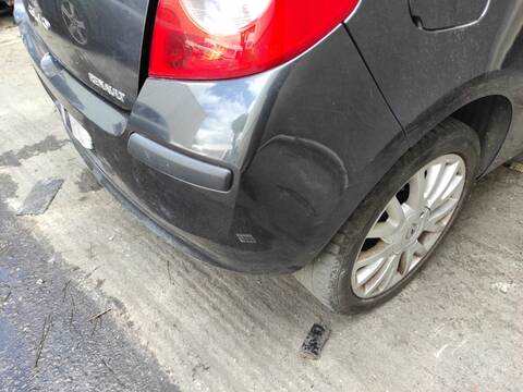 Foto 2ª: Paragolpes Trasero Renault Clio K4M800 (2006)