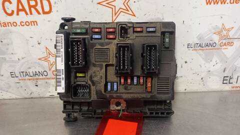 Foto 1ª: Caja Reles Fusibles Citroen Xsara 1.6 HDI 90 EXCLUSIVE PICASSO 90CV 66KW [9HX] (2006)
