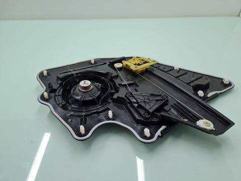 Foto 3ª: Elevalunas Manual Trasero Derecho Ford Kuga HYBRID ST-LINE 150CV [YLDC] (2020)
