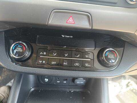 Foto 1ª: Mando Climatizador Kia Sportage X-TECH 4X2 116CV 85KW (2014)