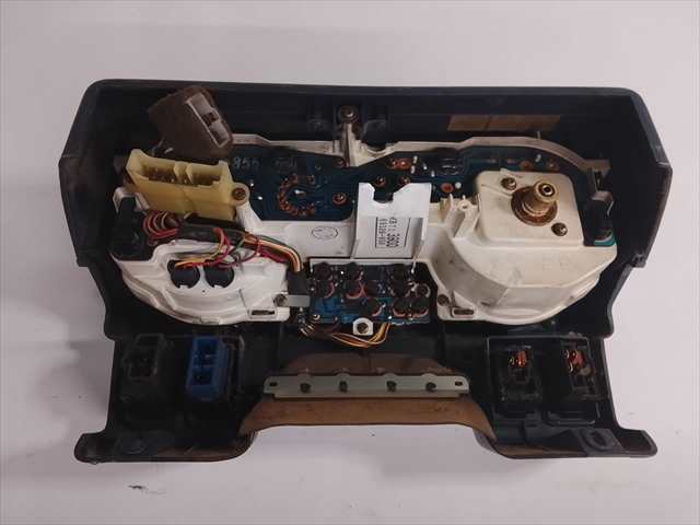 Foto 3ª: Cuadro de Instrumentos Mitsubishi Pajero 2.5 D [4D56] (1990)
