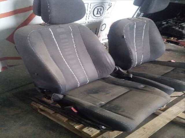 Foto 4ª: Asientos Traseros Renault Megane EXPRESSION BERLINA 110CV 81KW III BERLINA 5 P [K9KA6] (2013)