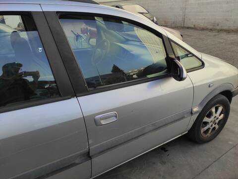 Foto 1ª: Puerta Delantera Derecha Opel Zafira Y20DTH (2003)
