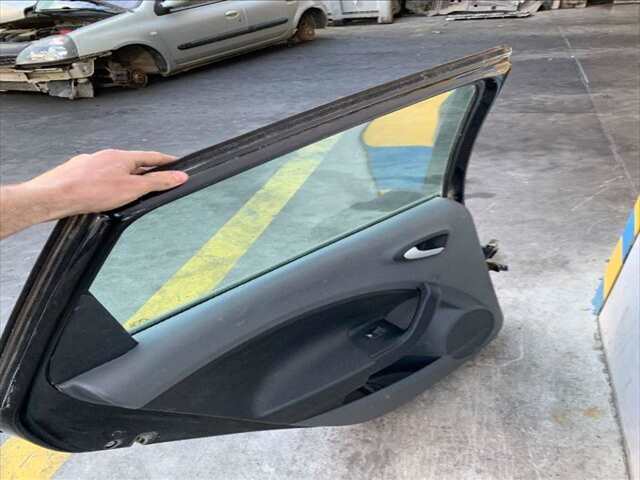 Foto 2ª: Puerta Trasera Izquierda Seat Ibiza 1.6 TDI 105CV 0CV [CAYC] (2010)