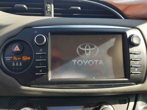 Foto 2ª: Sistema GPS Toyota Yaris ACTIVE 112CV 82KW [2NR] (2018)