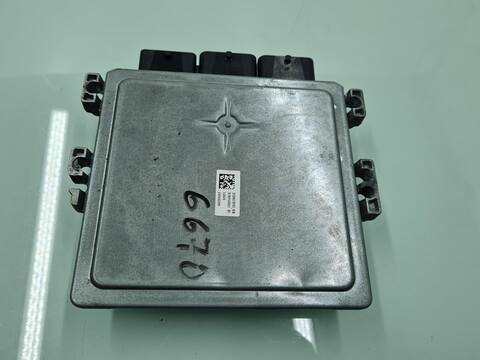 Foto 3ª: Centralita Motor ECU Volvo V40 MOMENTUM 114CV 84KW [D4162T] (2015)