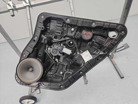 Foto 4ª: Elevalunas Manual Trasero Derecho Mercedes Clase A 140 A 200 MILD-HYBRID 177.087) 163CV 120KW [282.814] (2024)