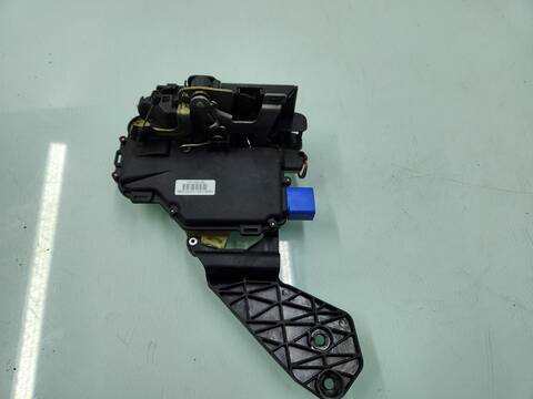 Foto 2ª: Cerradura Puerta Delantera Izquierda Volkswagen Transporter T5 COMBI FURGONETA TECHO MEDIO ELEVADO [AXD] (2005)