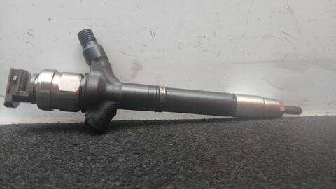 Foto 1ª: Inyectores Toyota Avensis 2.0 D-4D ADT250_) 126CV 93KW [1AD] (2007)