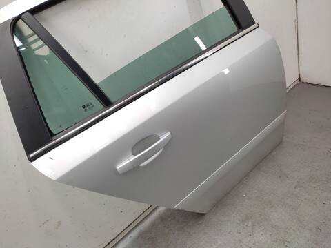 Foto 3ª: Puerta Trasera Derecha Opel Astra 1.9 CDTI L35) 120CV 88KW [Z19DT] (2005)