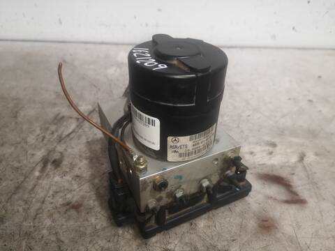 Foto 1ª: Abs Mercedes Clase CLK 200 2.0 G 163CV 120KW BM 208) COUPE 111945 (1998)