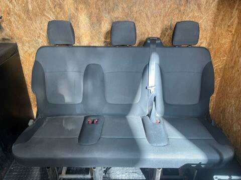 Asientos Tercera Fila Renault Trafic COMBI 9 L1H1 2 8T 8/9 PLAZAS) 140CV