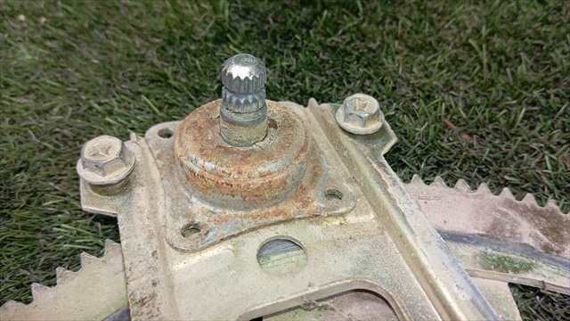 Foto 3ª: Elevalunas Manual Delantero Derecho Nissan Patrol 3.3 D SD33 ML-6 (1989)