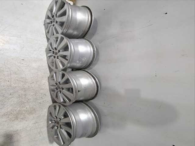 Foto 3ª: Juego LLantas Toyota Auris 1.6 ZRE151_) 124CV 91KW [1ZR-FE] (2008)
