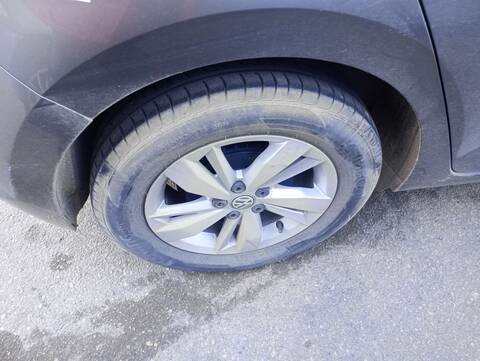 Foto 3ª: Juego LLantas Volkswagen Polo ADVANCE 95CV 70KW [CHZ] (2018)