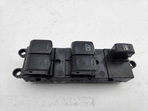 Botonera Elevalunas Nissan Qashqai ACENTA 150CV 110KW