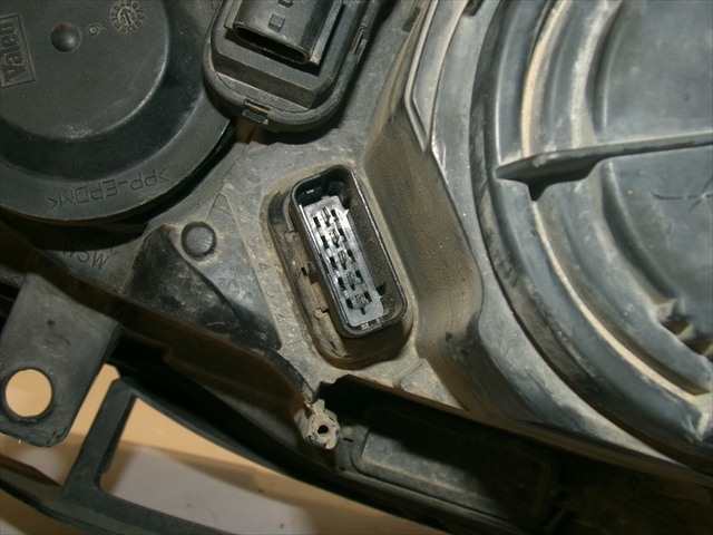 Foto 4ª: Faro Derecho Renault Megane 1.5 DCI 2002-2008 [K9KP7] (2008)