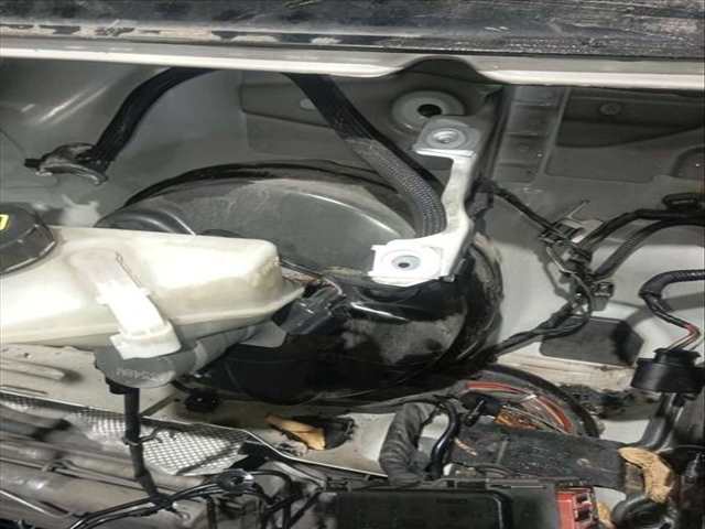 Foto 3ª: Servofreno Volvo XC 60 MOMENTUM DRIVE 163CV 120KW [D5204T2] (2011)