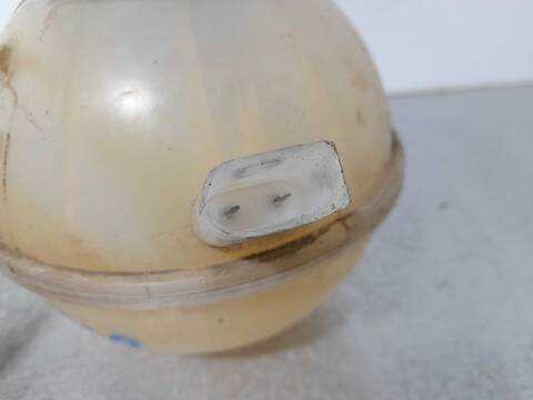 Foto 3ª: Deposito Expansion Volkswagen Golf ADVANCE BLUEMOTION 105CV 77KW [CAY] (2012)