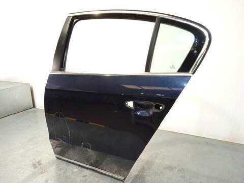 Foto 3ª: Puerta Trasera Izquierda Volkswagen Passat ADVANCE BLUEMOTION 140CV 103KW [CFFB] (2012)