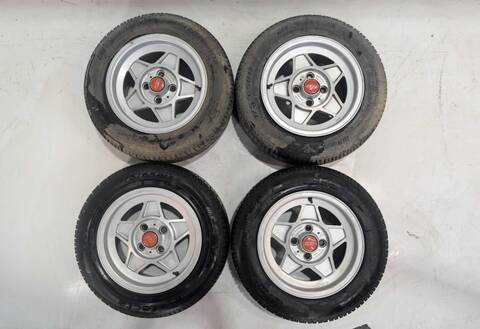 Foto 3ª: Juego LLantas Fiat 124 2 0 LTR. - 99 KW 1973 135CV