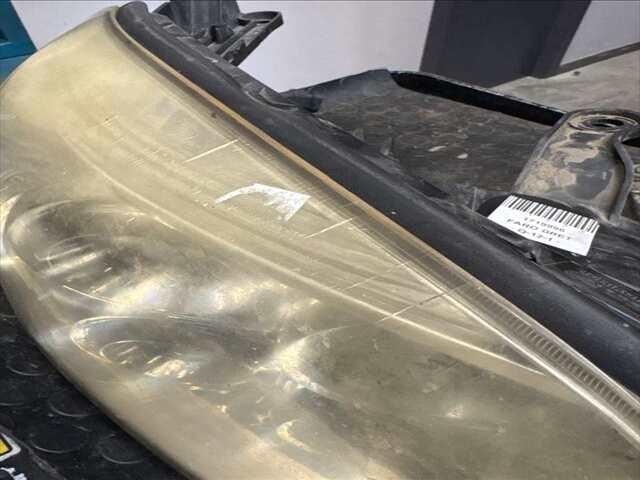 Foto 2ª: Faro Derecho Toyota Rav4 2.2 D4D136CV 0CV [2AD] (2006)