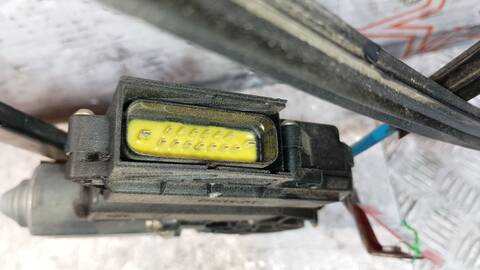 Foto 4ª: Elevalunas Eléctrico Delantero Izquierdo Ford Galaxy AMBIENTE 116CV 85KW [AUY] (2003)