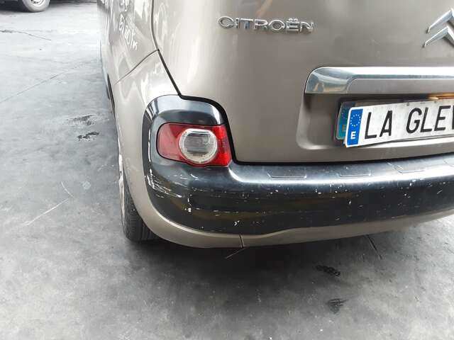Foto 2ª: Paragolpes Trasero Citroen C3 1.6 16V120CV PICASSO [5FS] (2012)