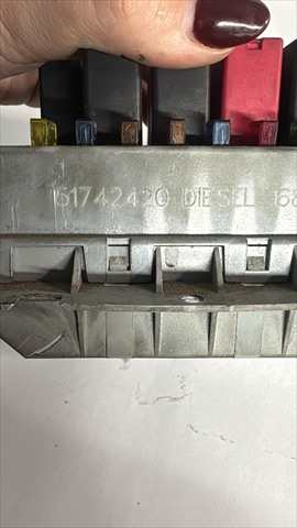 Foto 3ª: Caja Reles Fusibles Alfa Romeo 147 1.9 D [937A2000] (2004)