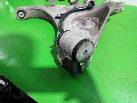 Foto 3ª: Brazo Suspension Trasero Izquierdo Audi A4 2.5 TDI 120KW) 163CV (2000)