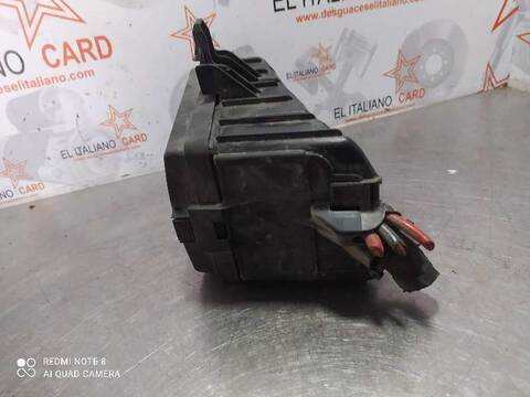 Foto 3ª: Caja Reles Fusibles Skoda Octavia ACTIVE 105CV 77KW [CLH] (2015)