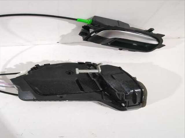 Foto 2ª: Cerradura Puerta Trasera Derecha Toyota Yaris ACTIVE 112CV [2NRFKE] (2017)