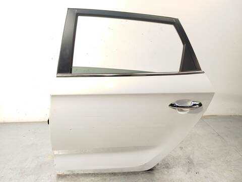Puerta Trasera Izquierda Kia Carens 1.7 CRDI 116CV 85KW
