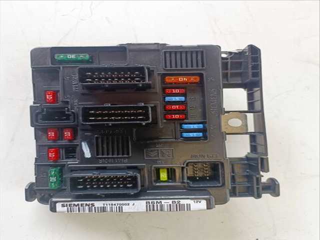 Foto 2ª: Caja Reles Fusibles Peugeot Partner COMBI PLUS 90CV (2002)