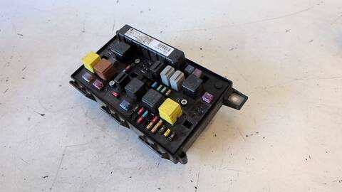 Foto 2ª: Caja Reles Fusibles Opel Astra EDITION 1.4 16V 90CV (2006)