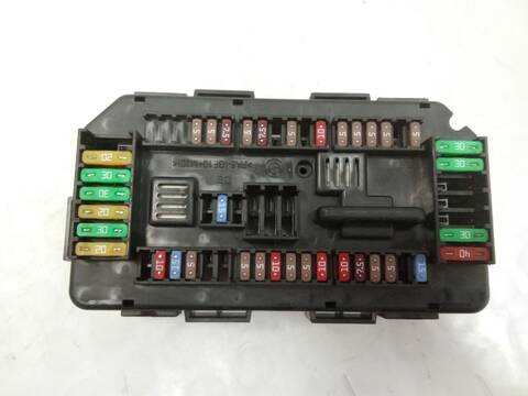 Caja Reles Fusibles Bmw Serie 3 318 2.0 D 150CV 110KW F30 F80)