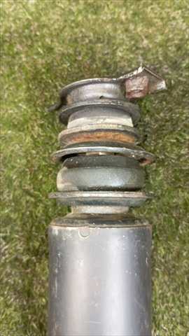 Foto 3ª: Amortiguador Trasero Derecho Lexus LX 4.7 G 470 V8 (2002)