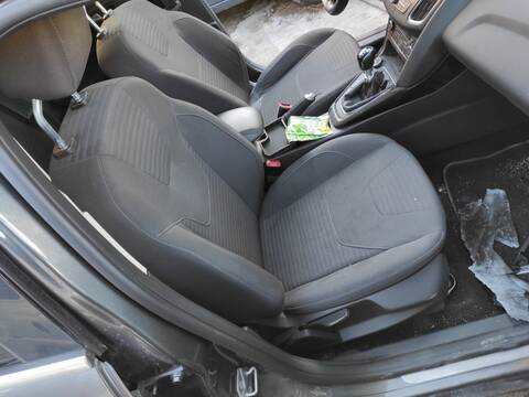 Foto 1ª: Asiento Delantero Derecho Ford Focus M1DD BERLINA (2015)
