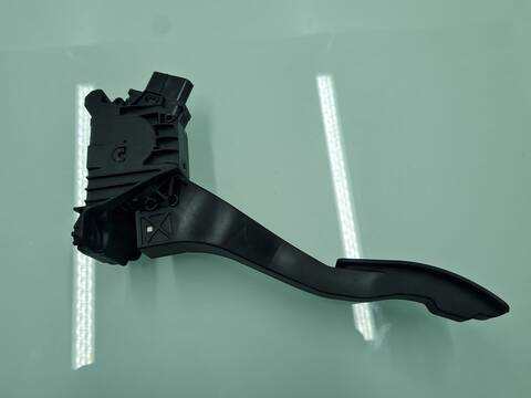 Foto 3ª: Pedal Acelerador Volkswagen Touran ADVANCE BMT 150CV 110KW [DTSB] (2021)