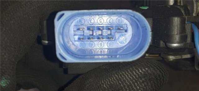Foto 3ª: Cerradura Puerta Delantera Izquierda Volkswagen Golf 3.2 R32 [3.2 LTR. - 184 KW V6 24V (3189 CM3)] [BUB]