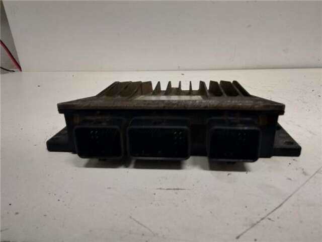 Foto 3ª: Centralita Motor ECU Renault Clio 1.5 AUTHENTIQUE [1.5 LTR. - 48 KW DCI DIESEL] [K9K 704]