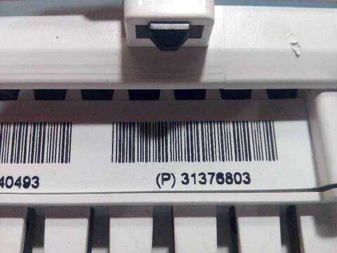 Foto 3ª: Cuadro de Instrumentos Volvo V40 1.6 DIESEL CAT 114CV 84KW [D4162T] (2014)