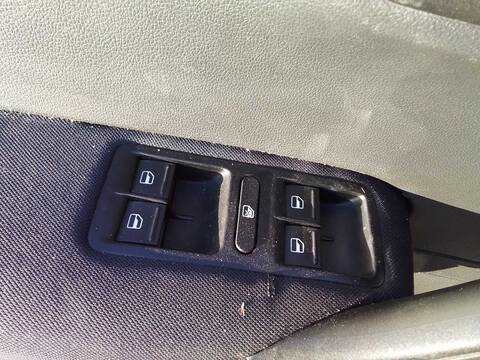 Botonera Elevalunas Volkswagen Polo 1.6 TDI 90CV 66KW