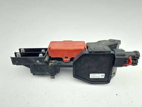 Foto 3ª: Caja Reles Fusibles Land Rover Defender D250 MHEV 4X4 249CV 183KW [DT306] (2022)