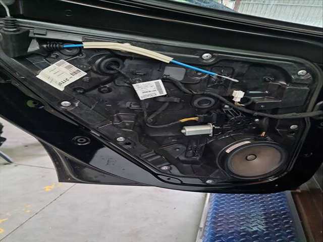 Foto 1ª: Elevalunas Manual Trasero Izquierdo Mercedes Clase G 230 GLA 200 CDI - D 156.908) 136CV 100KW (2018)