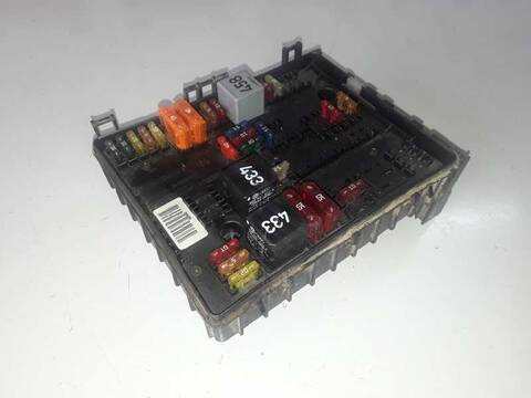 Foto 2ª: Caja Reles Fusibles Audi A3 2.0 TDI AMBIENTE 140CV (2004)