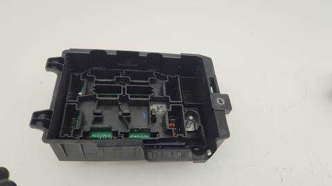 Foto 2ª: Caja Reles Fusibles Mercedes Clase C 160 C 220 T D 206.204) 220CV 162KW FAMILIAR [254920] (2023)