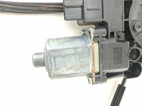 Foto 3ª: Elevalunas Manual Trasero Derecho Audi A1 30 TFSI BASICO 116CV 85KW [DKRF] (2020)